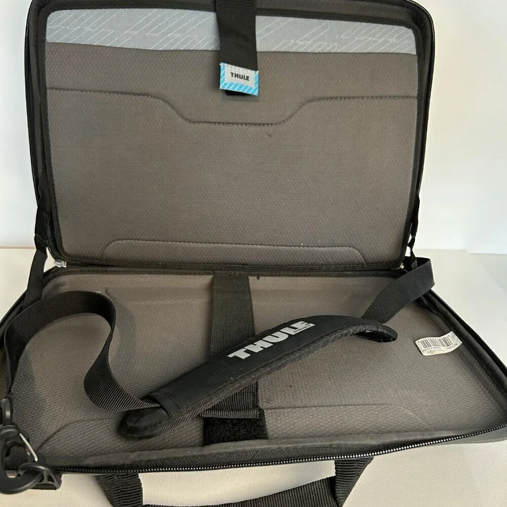 Thule Sweden Hard Laptop Carrying Case Black, 13”x9”x3”